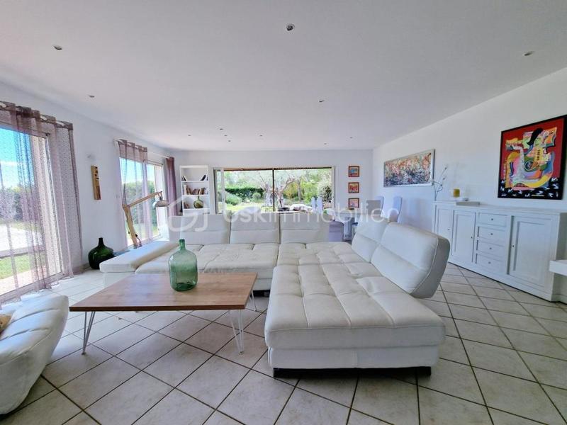 Villa - 202 m² - 9 pièces