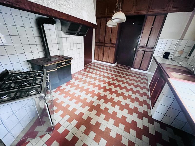 Maison - 530 m² - 12 pièces