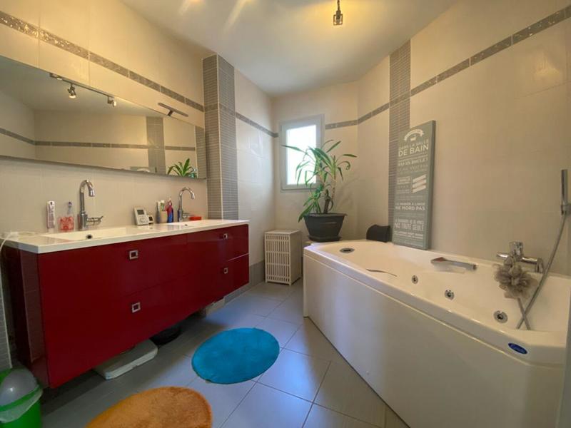 Maison - 143 m² - 6 pièces