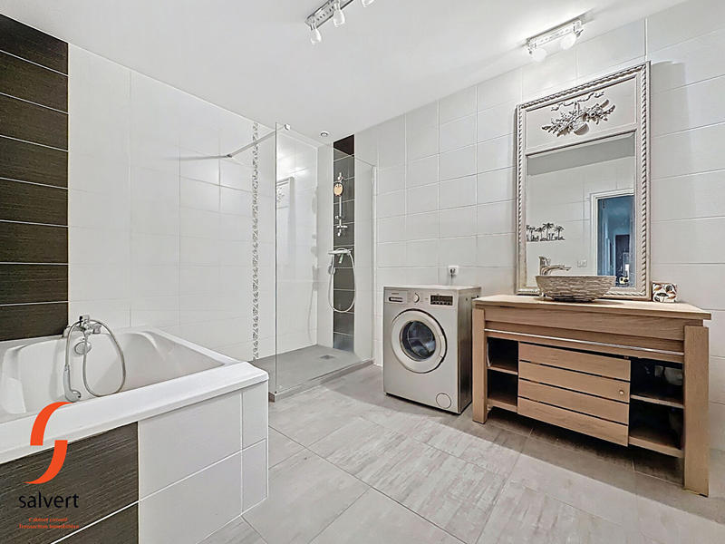 Appartement - 94 m² - 4 pièces