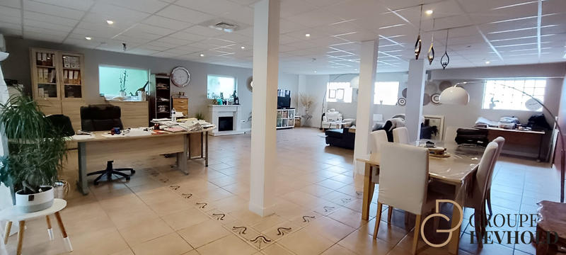 Maison - 278 m² - 8 pièces