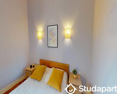 Chambre - 90 m² - 1 pièce