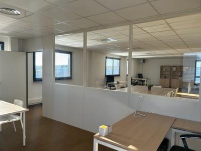 Bureau - 119 m² - 1 pièce