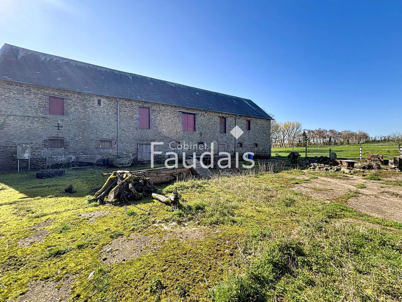 Maison - 636 m² - 3 pièces