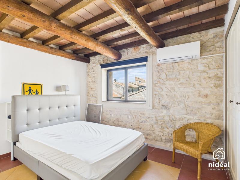 Maison - 216 m² - 8 pièces