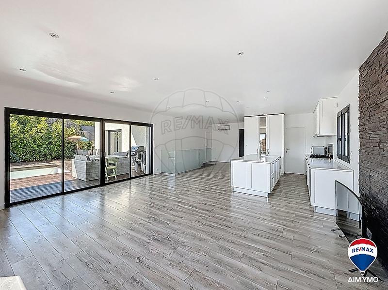 Villa - 196 m² - 6 pièces