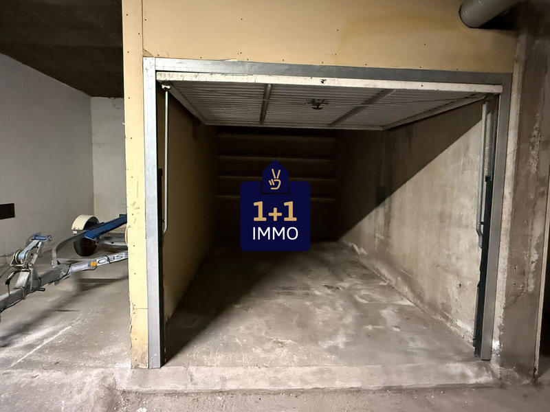 Parking / Garage - 12 m²