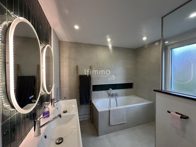 Maison - 111 m² - 5 pièces