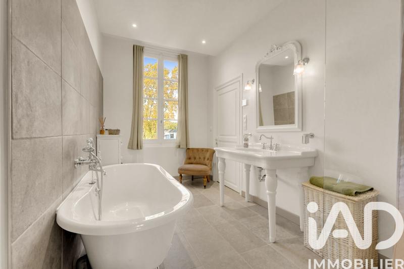 Maison - 510 m² - 15 pièces