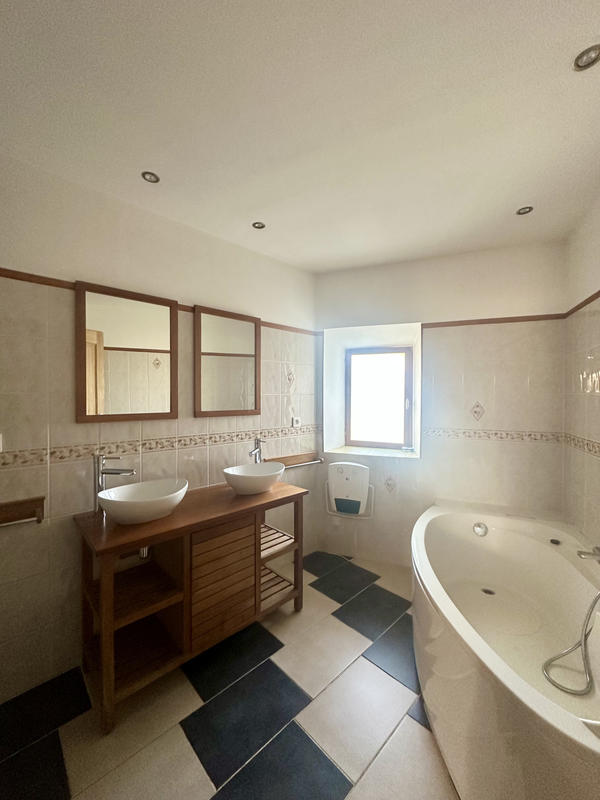 Maison de village - 97 m² - 3 pièces