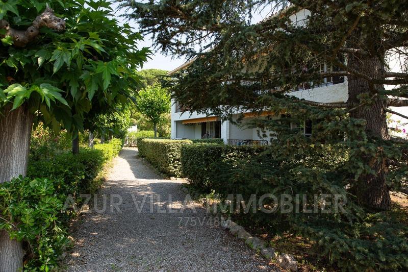 Maison - 220 m² - 10 pièces