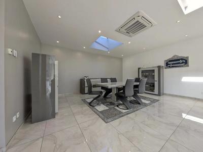 Maison - 196 m² - 6 pièces