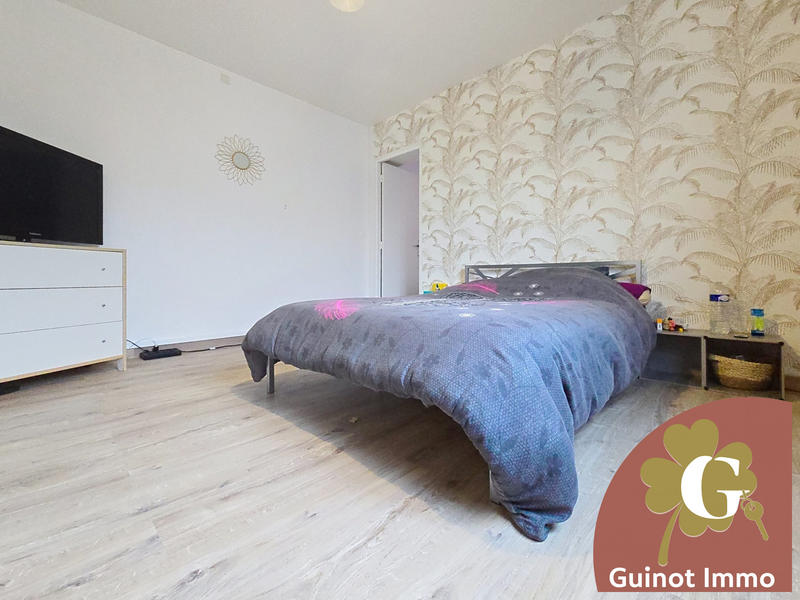 Maison - 104 m² - 4 pièces