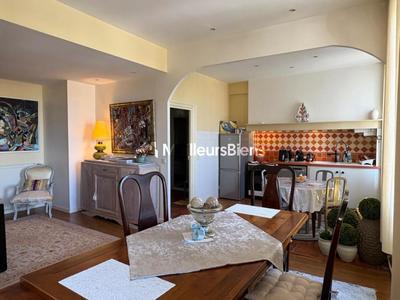 Appartement ancien - 101 m² - 3 pièces