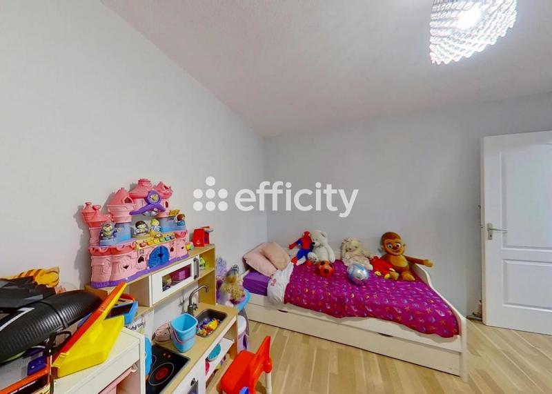 Appartement - 80 m² - 4 pièces