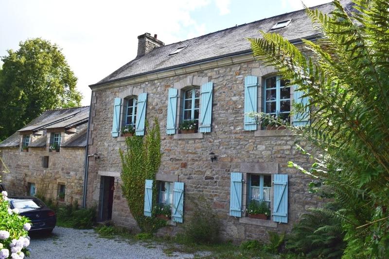 Maison - 251 m² - 10 pièces