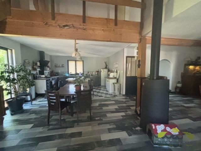 Propriété - 135 m² - 5 pièces