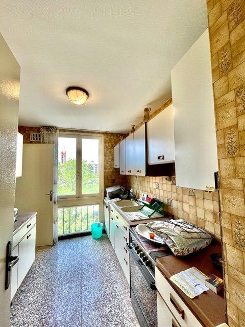 Appartement ancien - 90 m² - 5 pièces