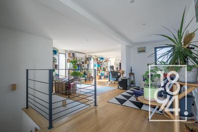 Maison - 270 m² - 5 pièces