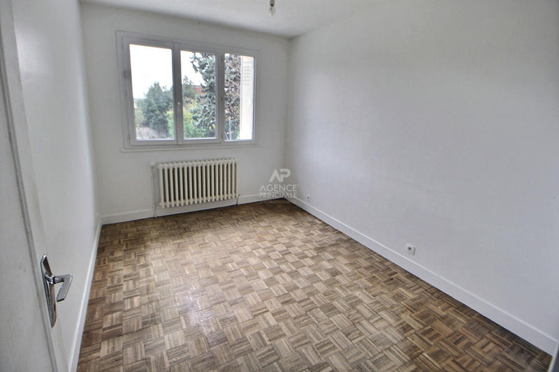 Maison - 90 m² - 6 pièces