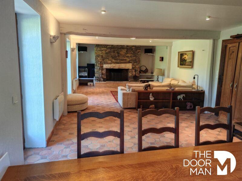 Propriété - 312 m² - 12 pièces