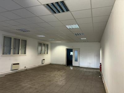 Entrepôt - 2 850 m²