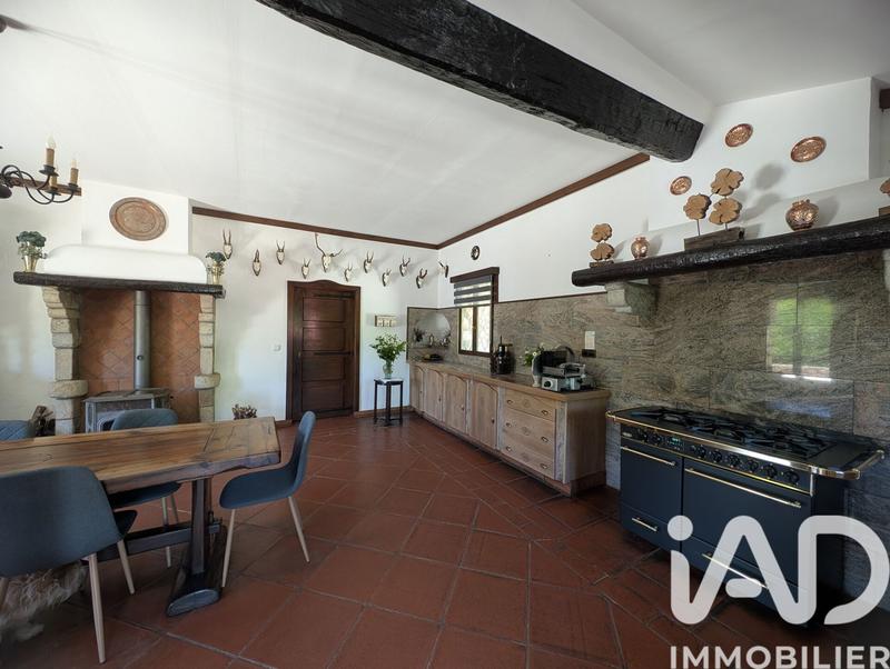 Maison - 195 m² - 8 pièces