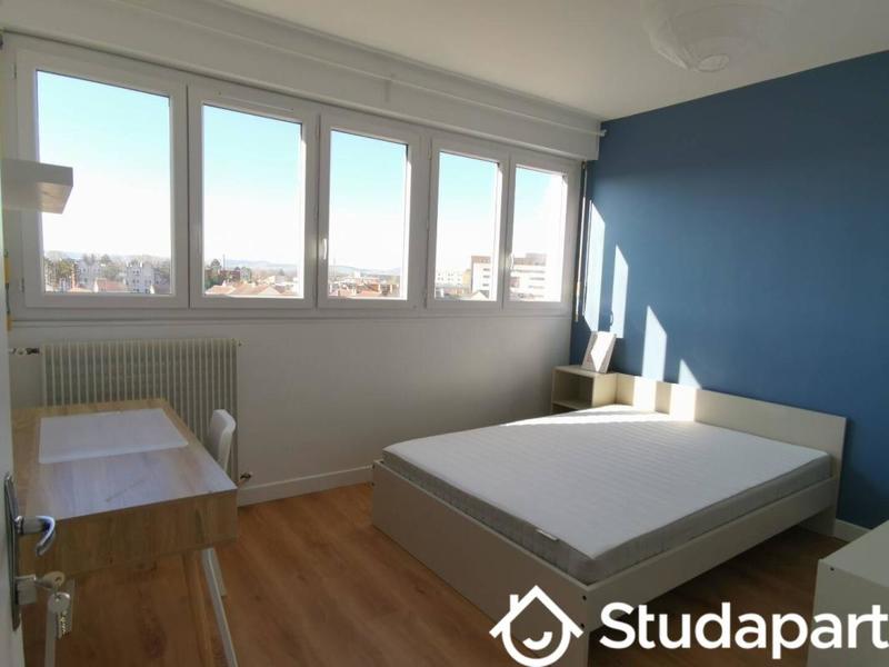 Chambre - 11 m² - 1 pièce