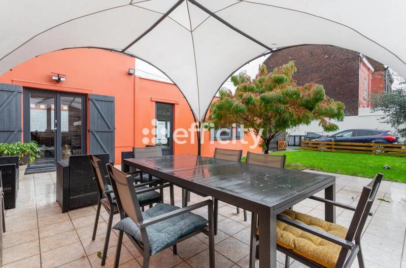 Maison - 229 m² - 7 pièces