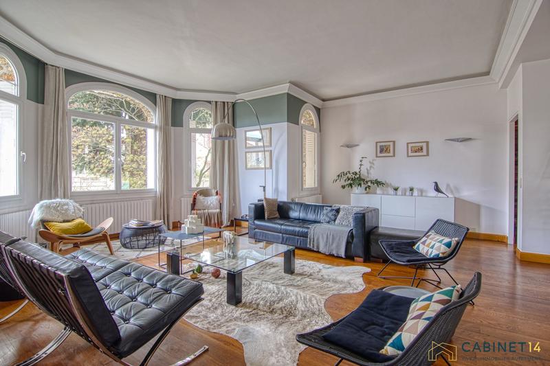 Maison - 342 m² - 9 pièces