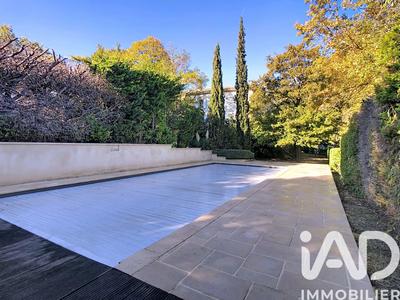 Maison - 465 m² - 12 pièces