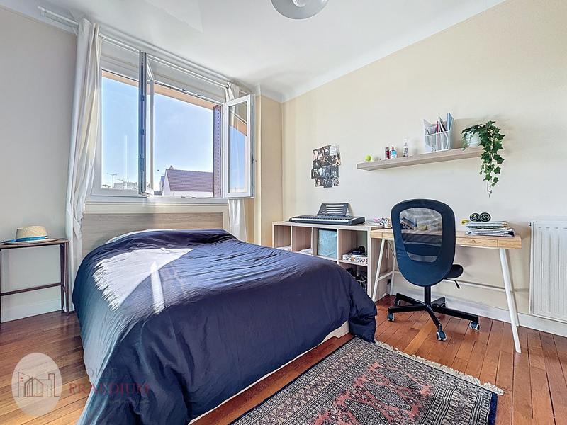 Maison - 203 m² - 9 pièces