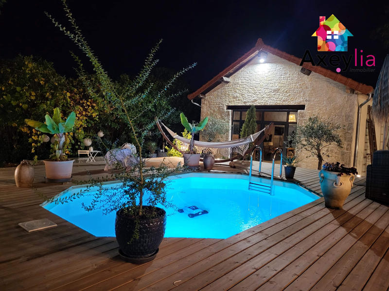 Propriété - 272 m² - 9 pièces