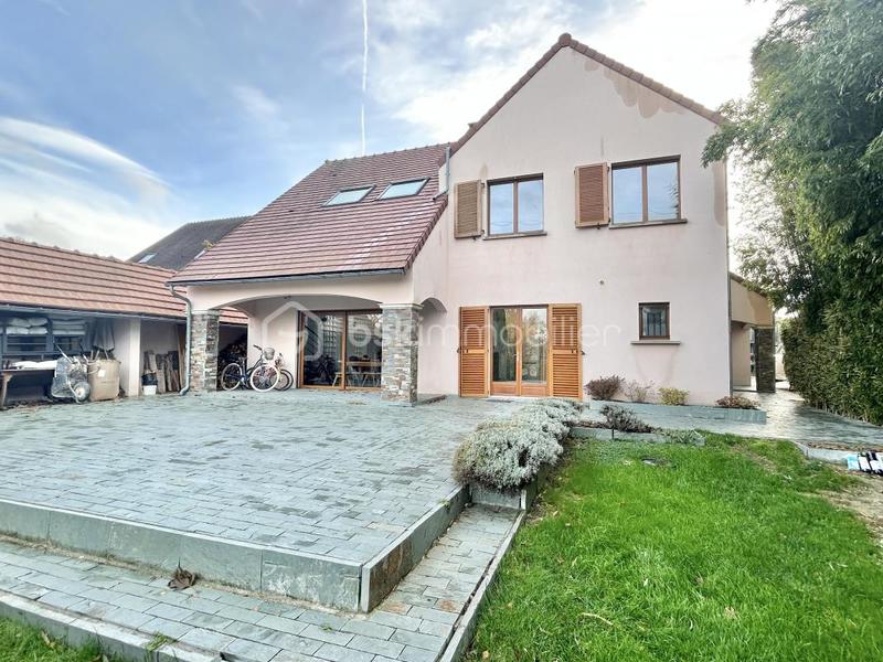 Maison - 144 m² - 4 pièces