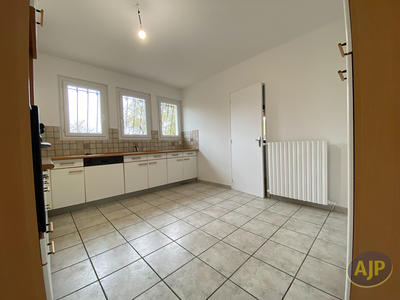 Maison - 105 m² - 4 pièces