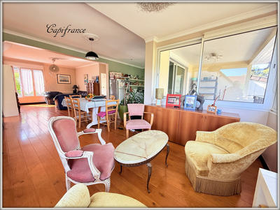 Maison - 185 m² - 8 pièces