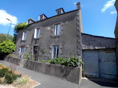 Maison - 174 m² - 8 pièces