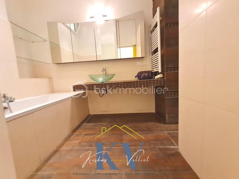 Studio - 86 m² - 5 pièces