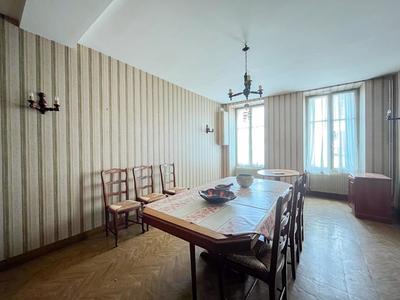 Maison - 144 m² - 7 pièces