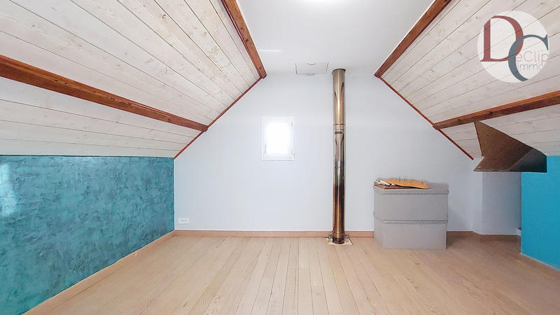 Maison - 250 m² - 8 pièces