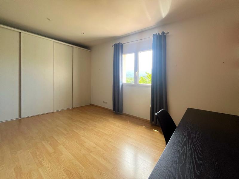 Villa - 207 m² - 8 pièces