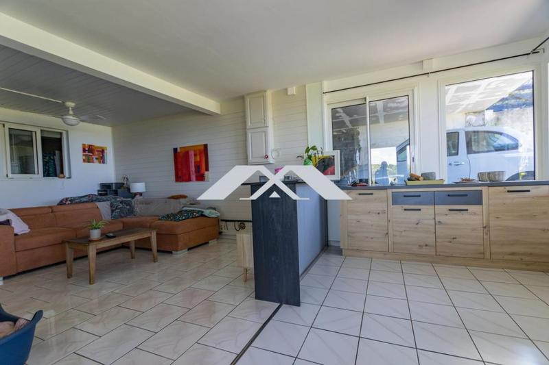 Maison - 250 m² - 9 pièces