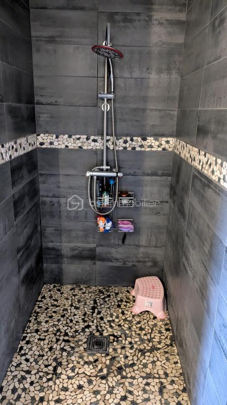 Corps de ferme - 250 m² - 8 pièces