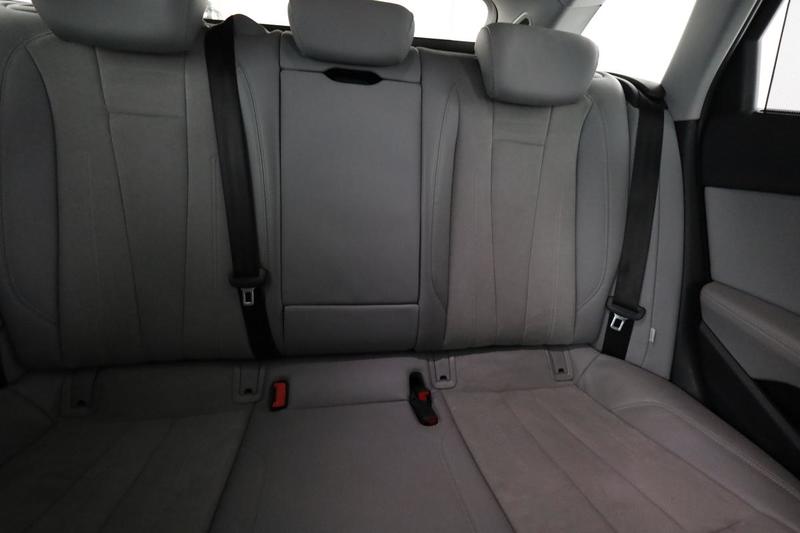 Audi A4 Avant 35 Tfsi Avus s tronic 7 150 ch