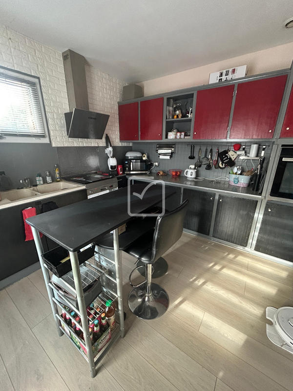 Maison - 150 m² - 9 pièces