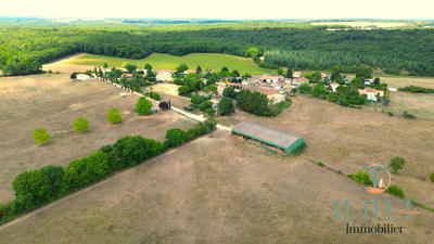 Maison - 274 m² - 9 pièces