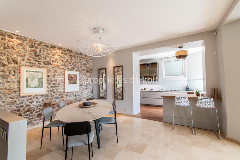 Maison - 215 m² - 6 pièces