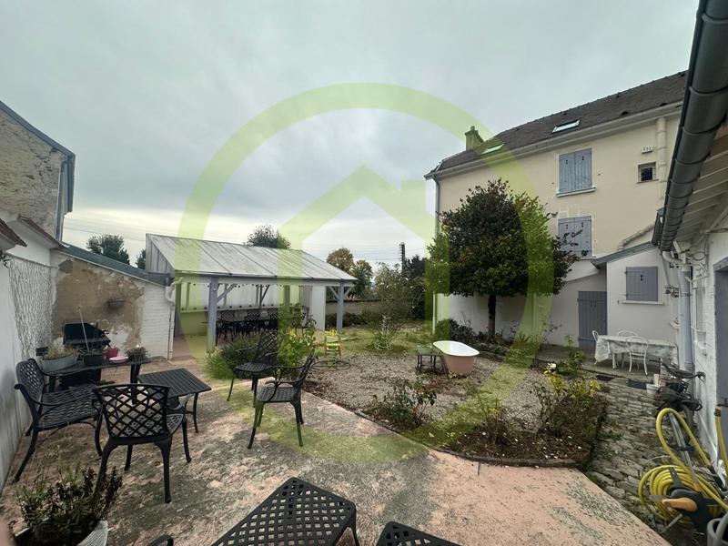 Maison - 183 m² - 7 pièces