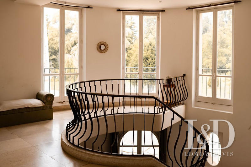 Château - 600 m² - 18 pièces