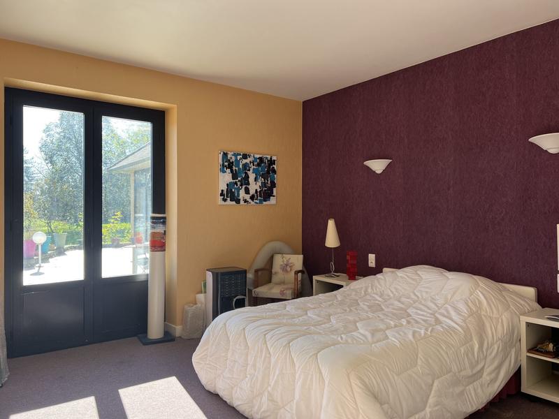 Maison traditionnelle - 320 m² - 7 pièces